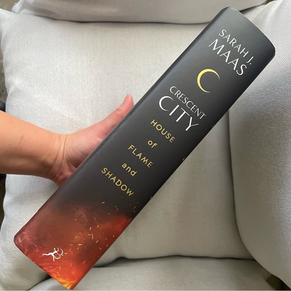 Crescent City House of Flame and Shadow Sarah J. Maas SIGNED Barnes & Nobles B&N - Picture 3 of 4
